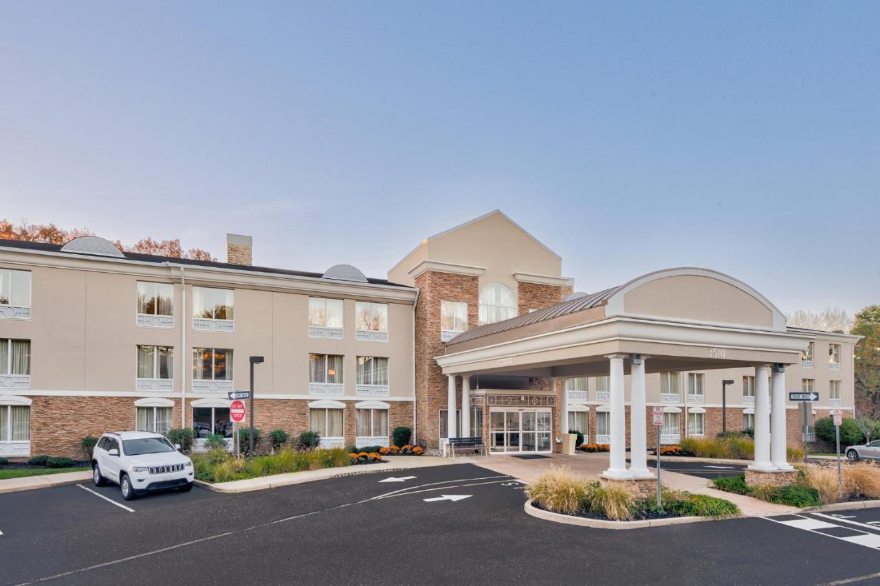 Holiday Inn Express - Neptune By Ihg Экстерьер фото