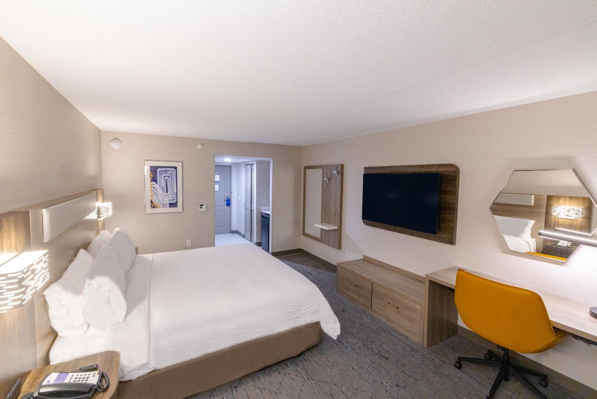 Holiday Inn Express - Neptune By Ihg Экстерьер фото