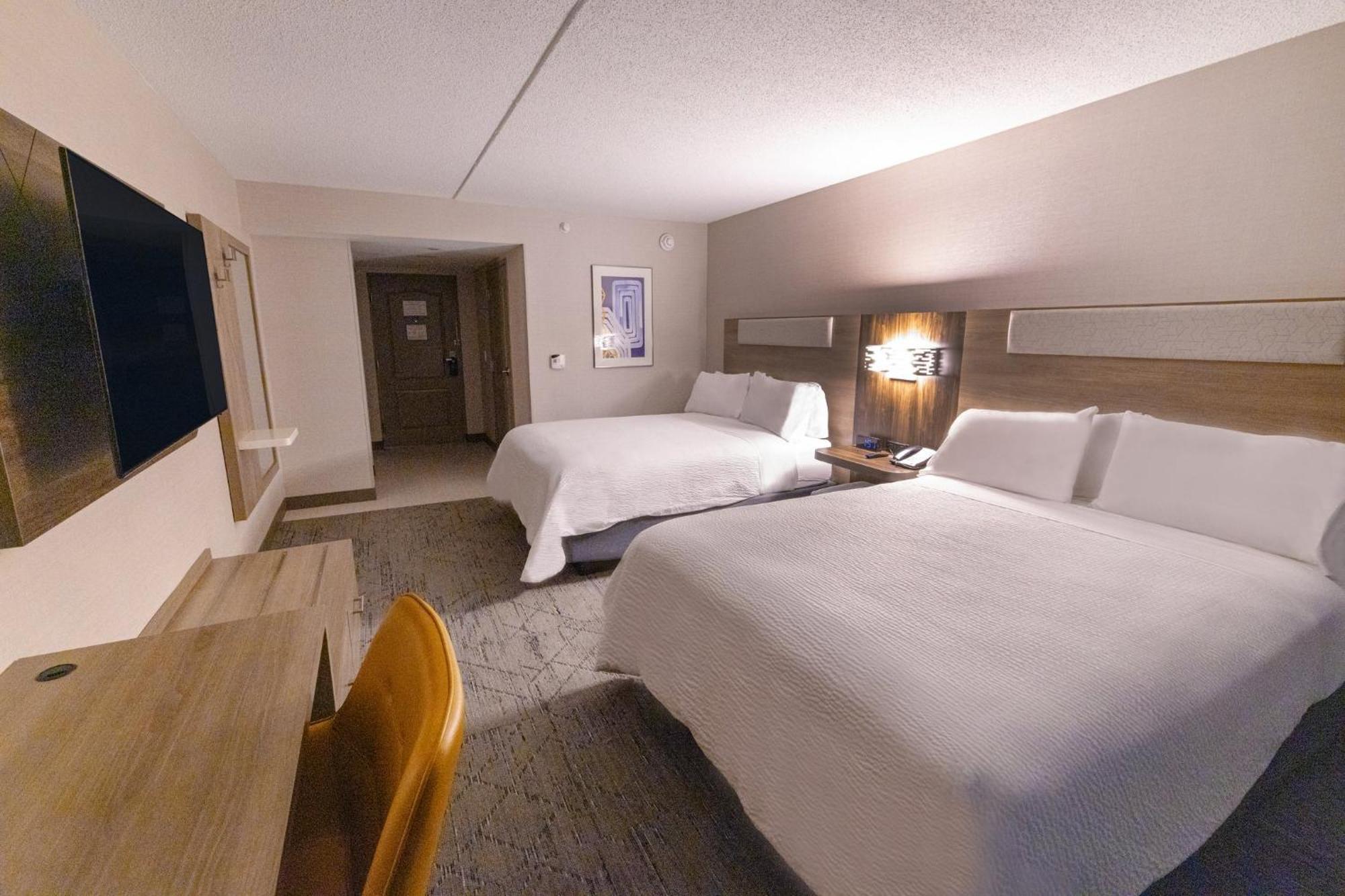 Holiday Inn Express - Neptune By Ihg Экстерьер фото