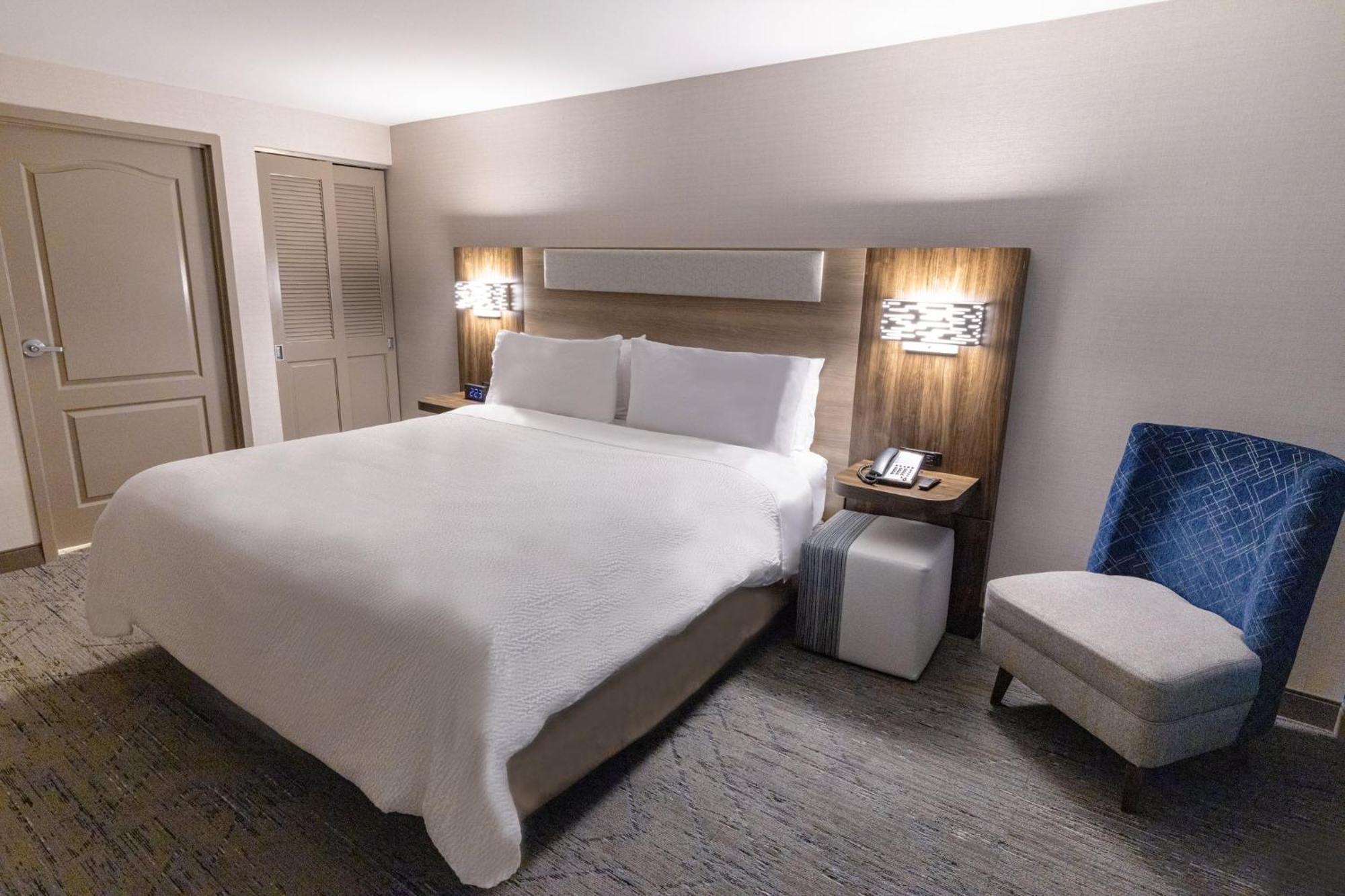 Holiday Inn Express - Neptune By Ihg Экстерьер фото