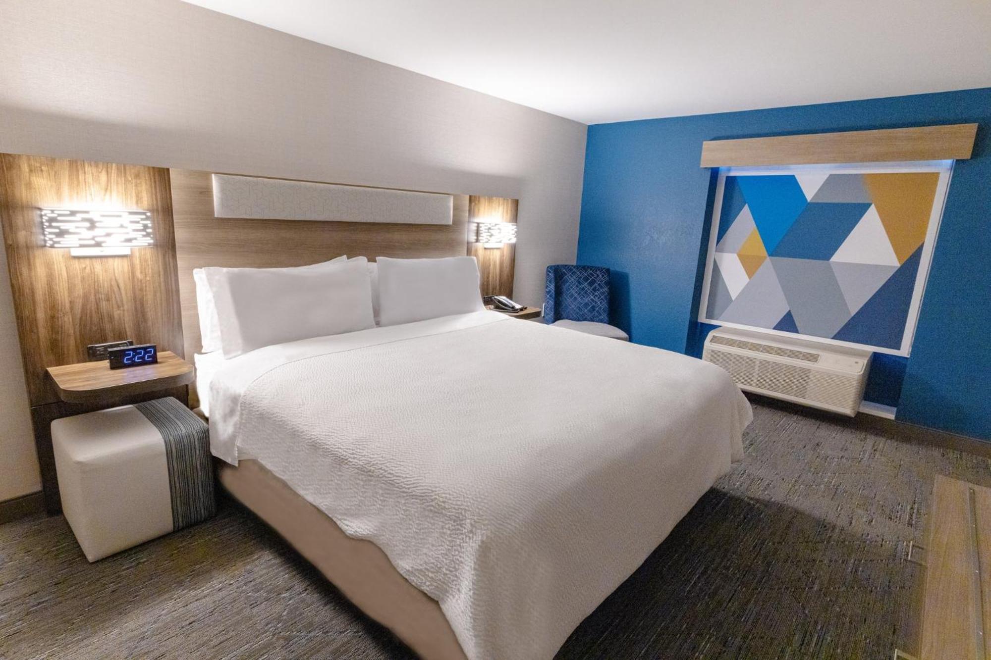 Holiday Inn Express - Neptune By Ihg Экстерьер фото