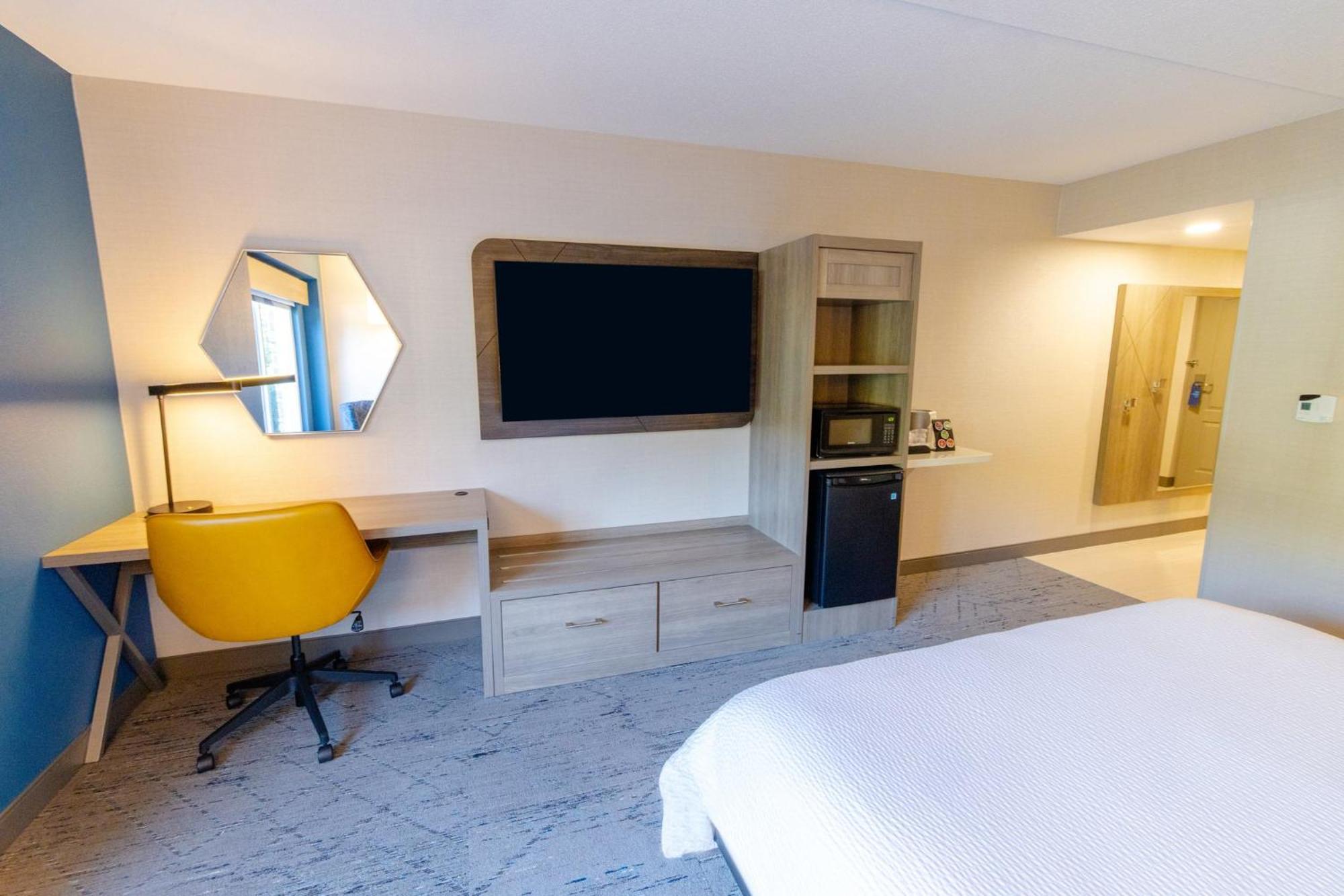 Holiday Inn Express - Neptune By Ihg Экстерьер фото